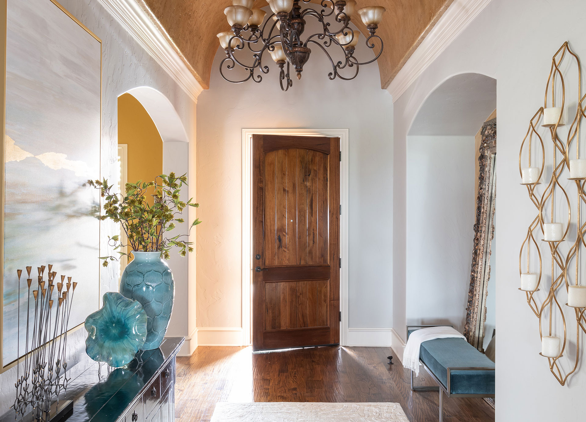 How to Decorate Your Entryway